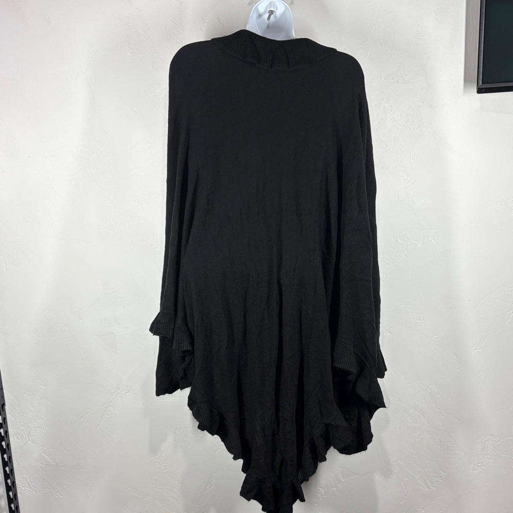 Geneology Black Ruffled Open Wrap - Picture 5 of 8